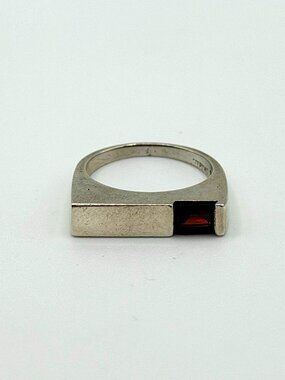 925 Sterling Silver Garnet Asymmetrical Ring 7.5
